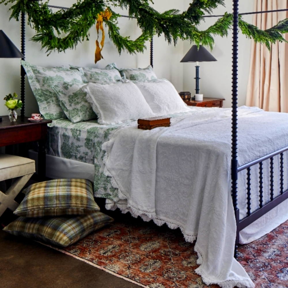 Redland Cotton White Matelasse Bedspread King sold out online